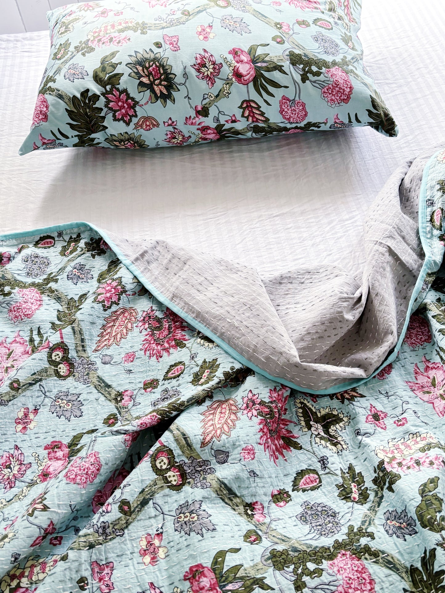 Mint green Jardin Kantha Quilt-Single size