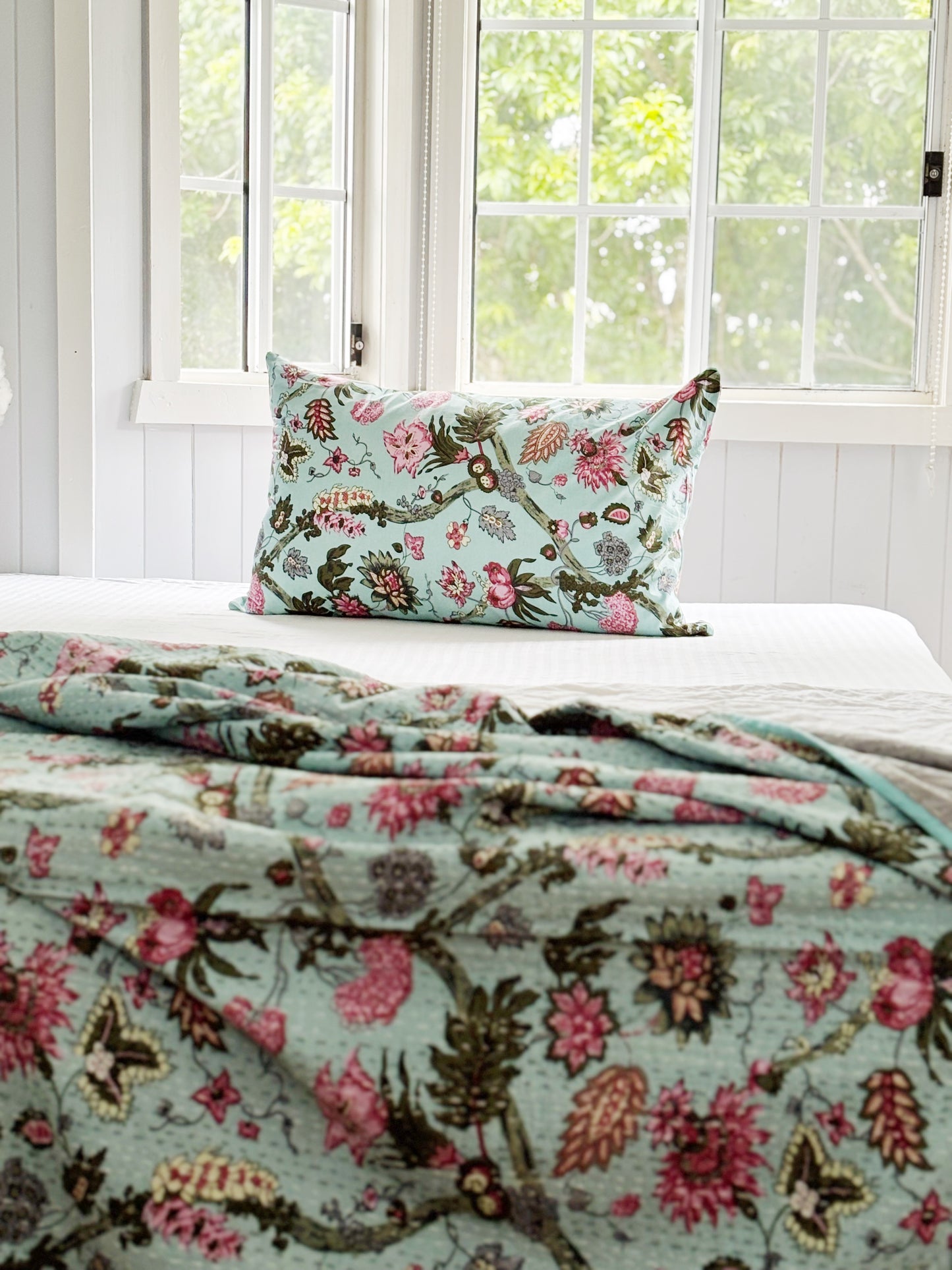 Mint Green Jardin Floral Kantha Quilt